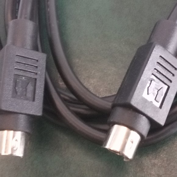 10ft (3.04m) S-Video Cable 4 Pin Male to Male Connection 2way Connector - Picture 4 of 4